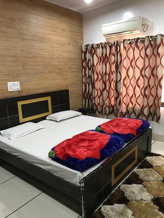 Hotel Natraj Bulandshahr Luaran gambar